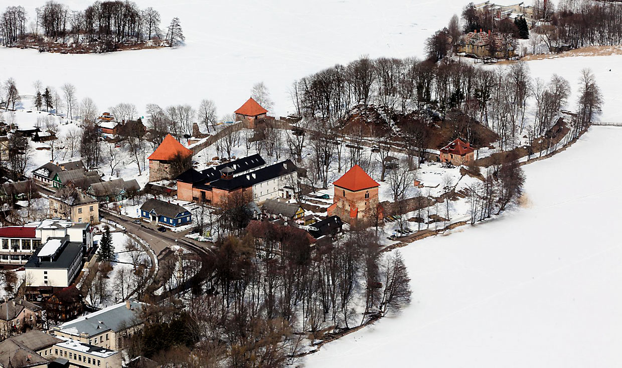 Trakų pusiasalio pilies likučių nuotrauka